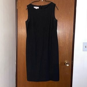 Studio London Times sleeveless below knee dress